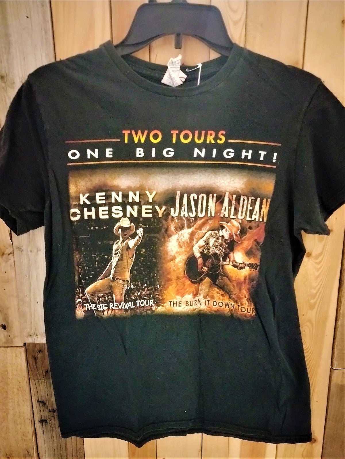 Kenny Chesney and Jason Aldean 2015 "Two Tours One Big Night" Women's T Shirt Size Medium 375724WH