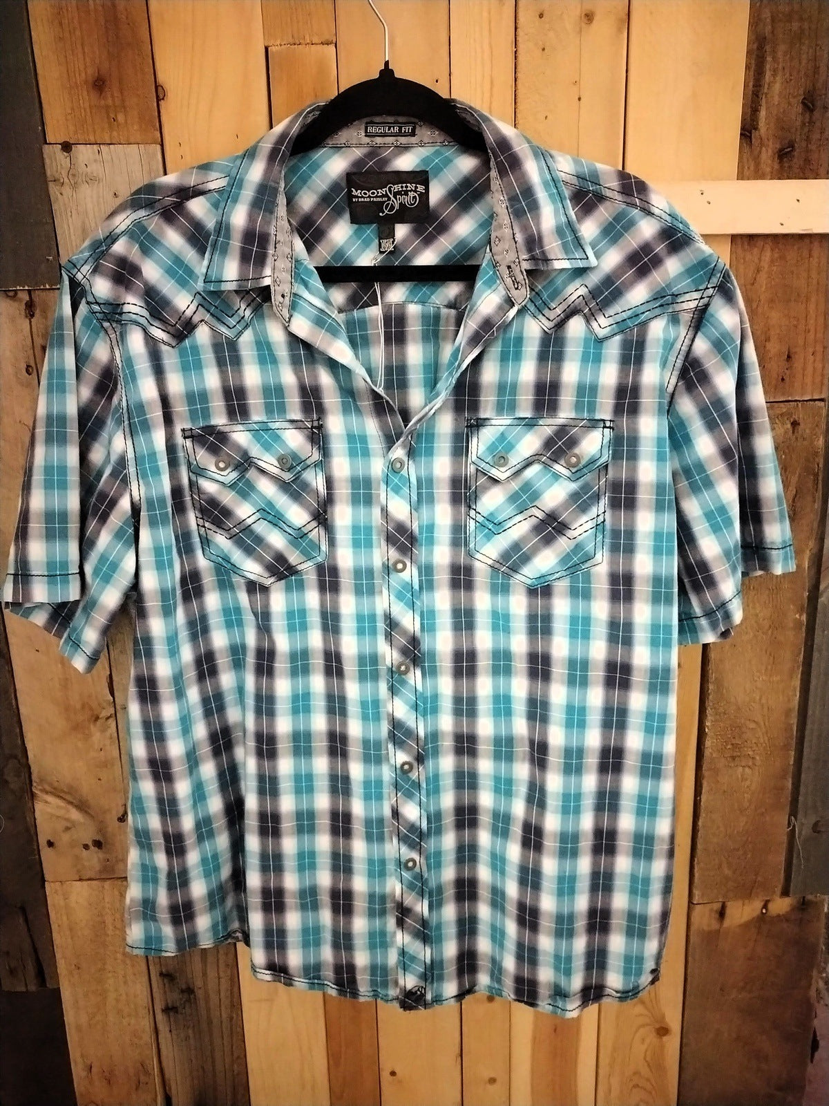 Moonshine Spirit by Brad Paisley Men's Snap Front Shirt Size Medium
