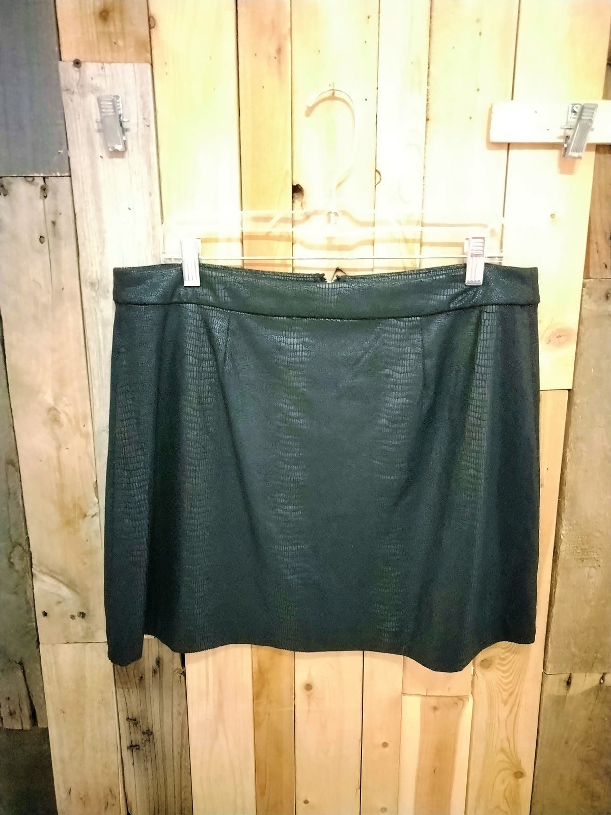 Kensie Women's Black Embossed Mini Pencil Party Skirt Size Large