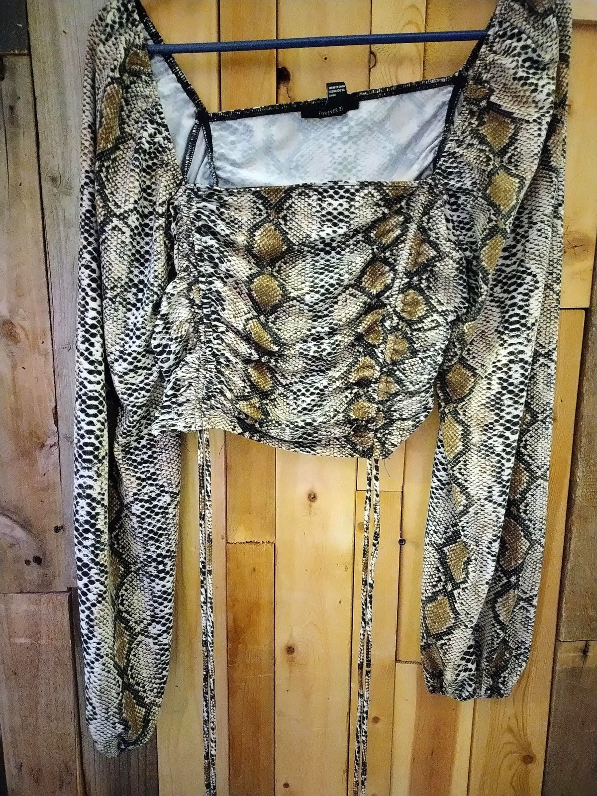 Forever 21 Women's Snake Print Crop Top Size Medium