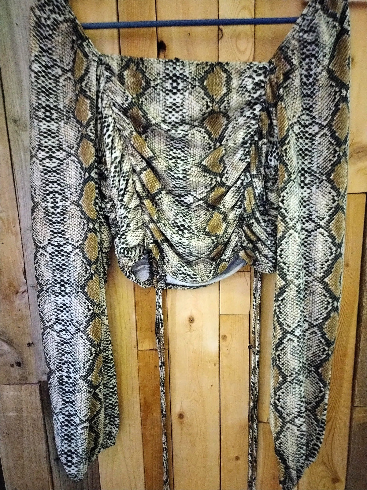 Forever 21 Women's Snake Print Crop Top Size Medium