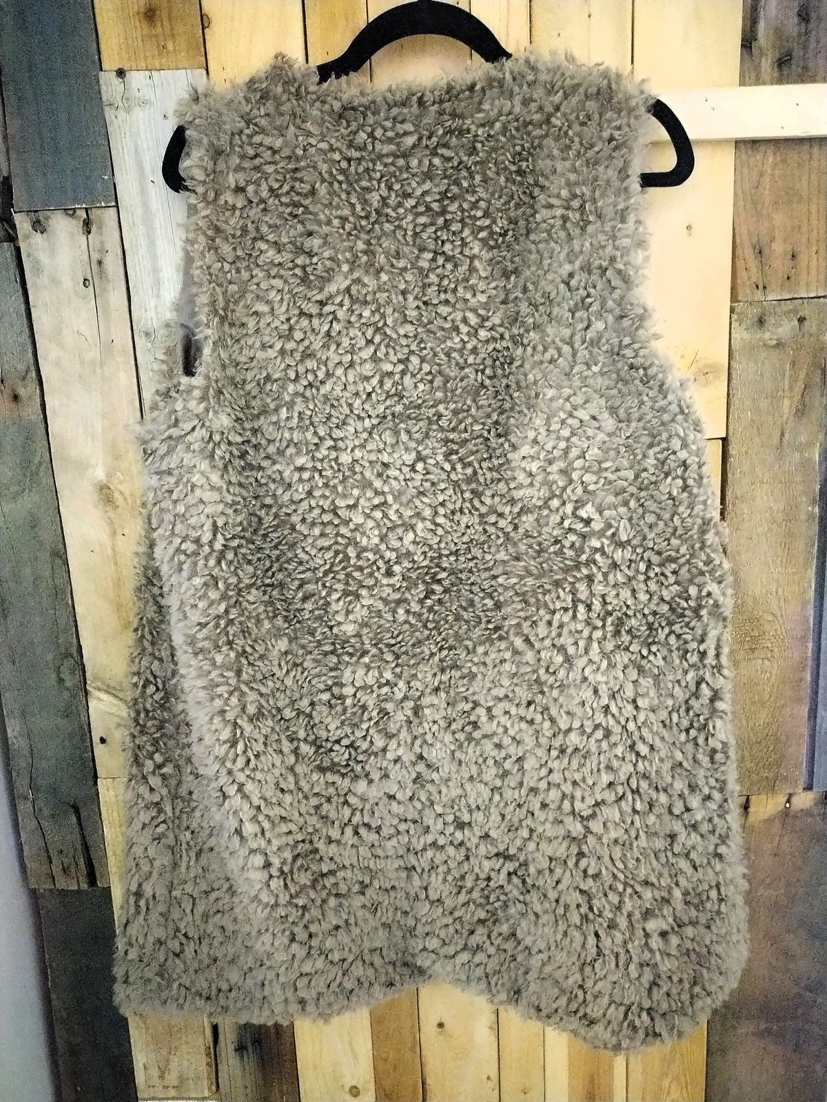 Women's Faux Fur Vest Size L/XL New with Tags