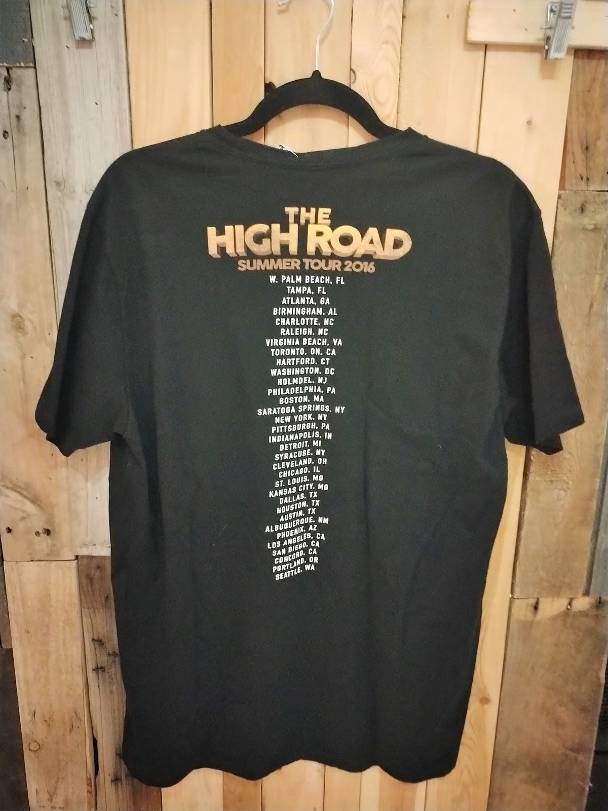 "The High Road" Tour 2016 T Shirt Size Large 721793WH