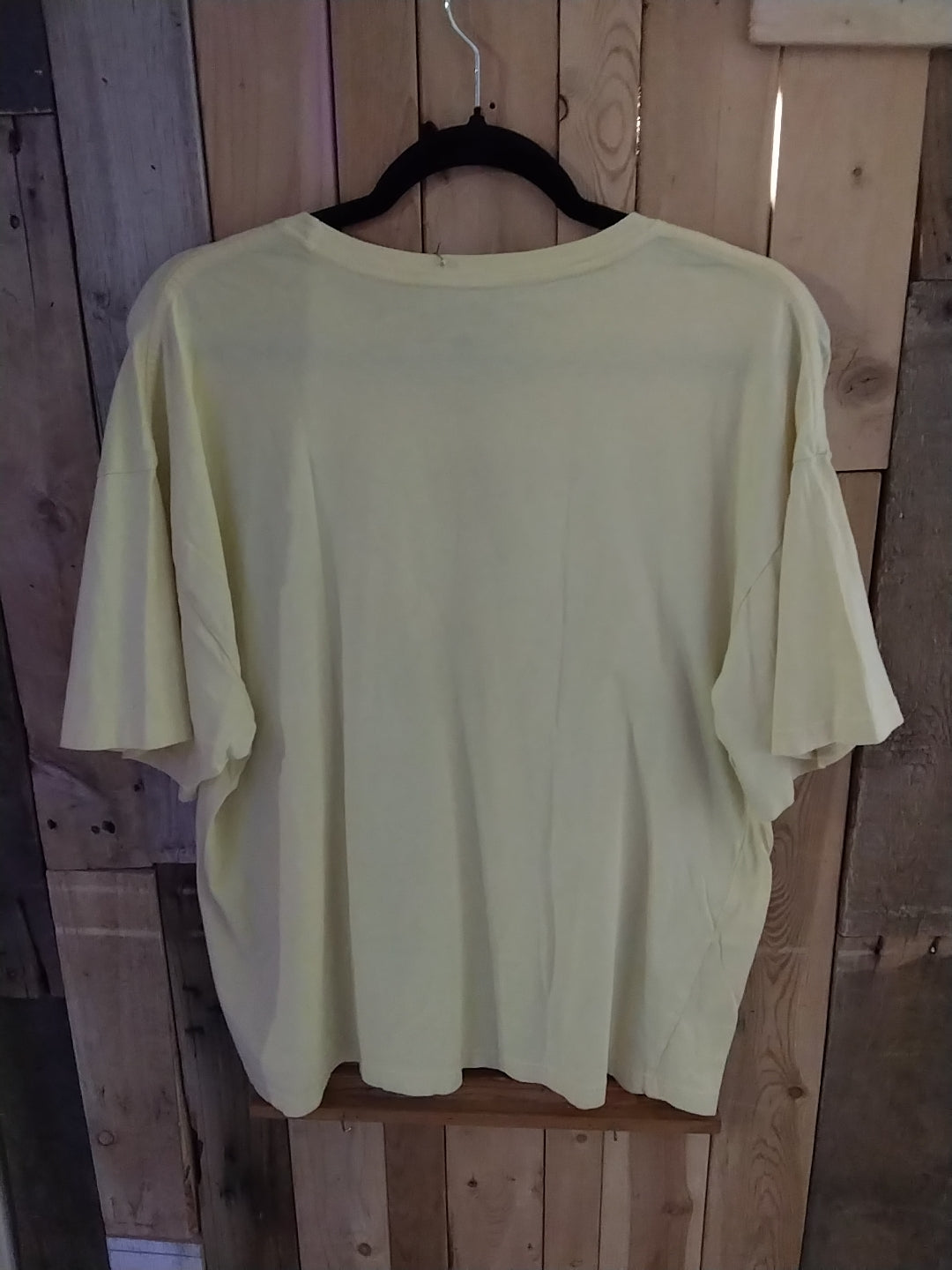 Johnny Cash yellow tshirt size large