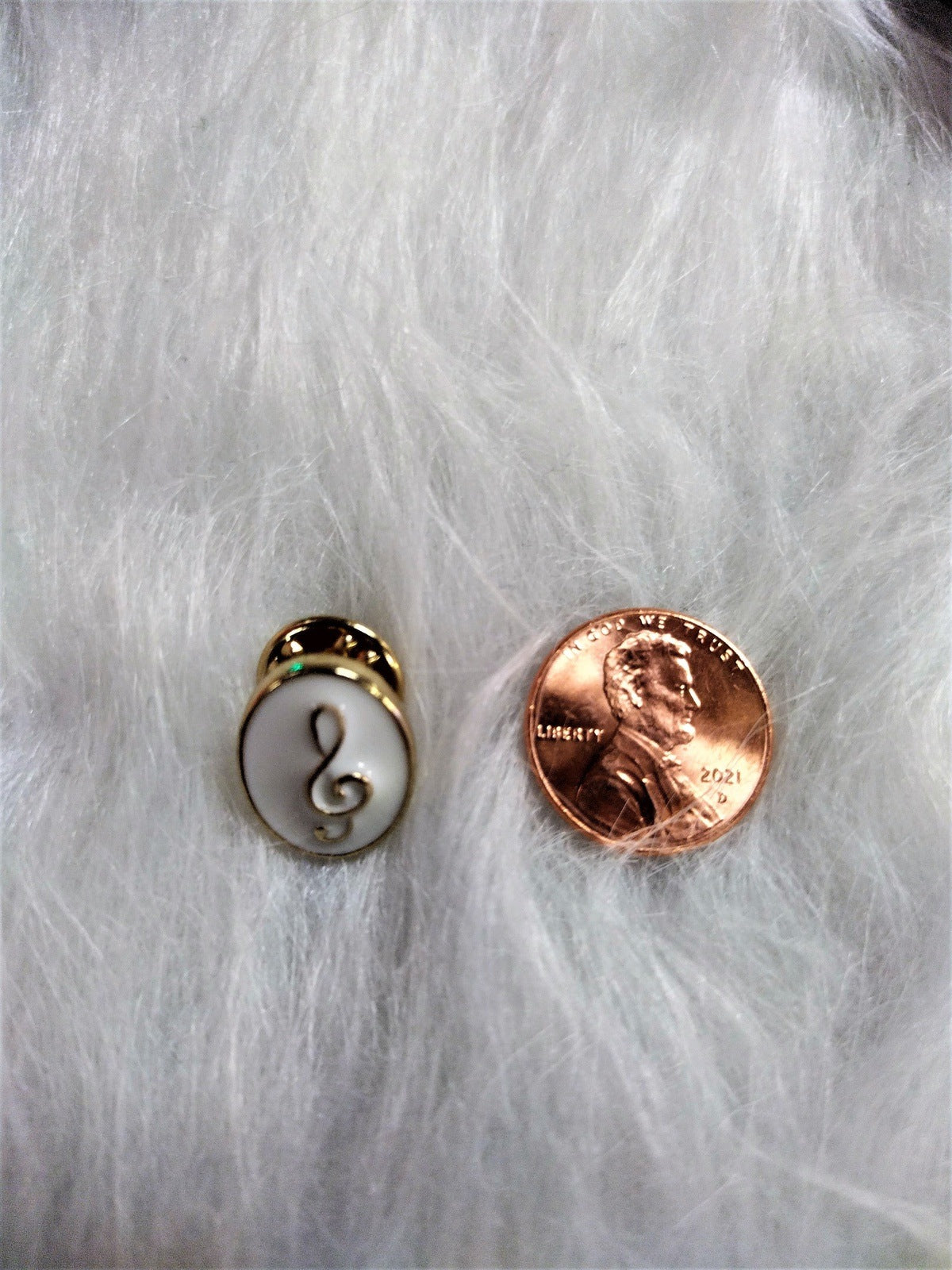 Treble Clef Lapel Pin