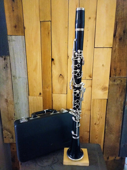 Armstrong 4001 Student Clarinet with Case and Mouthpiece