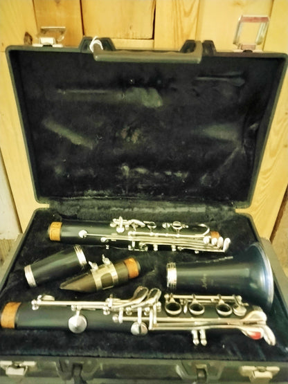 Artley 175 USA Student Clarinet With Case and Mouthpiece