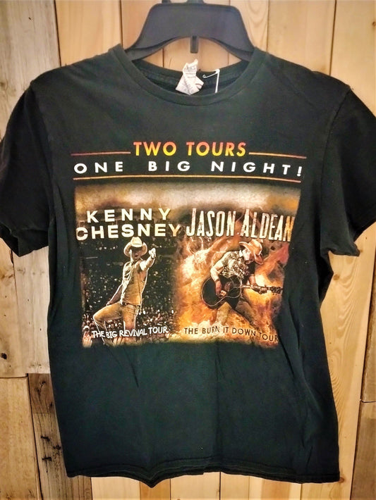 Kenny Chesney and Jason Aldean 2015 "Two Tours One Big Night" Women's T Shirt Size Medium 375724WH