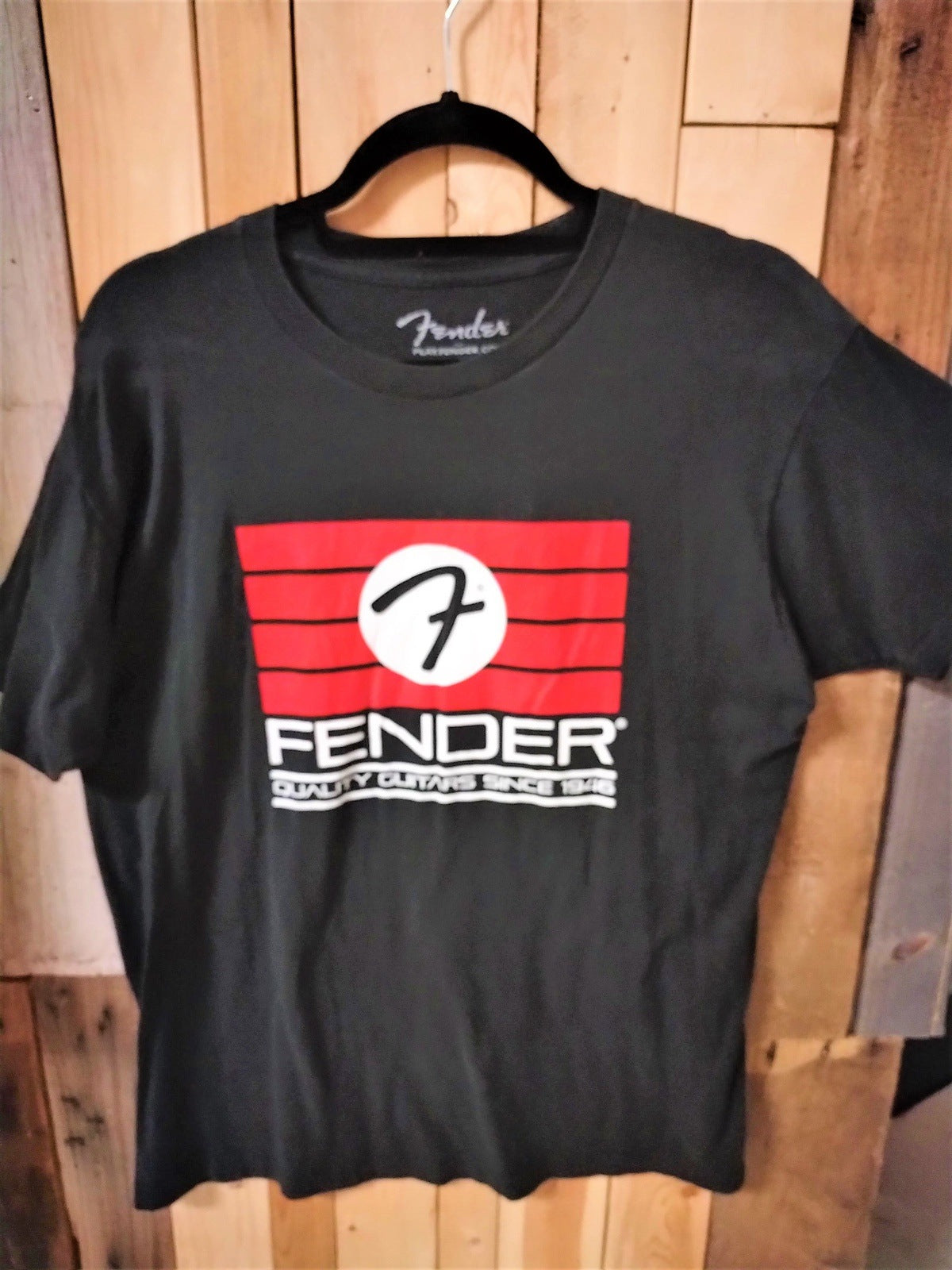Fender Official Merchandise "Quality Guitars Since 1946" T Shirt Size Large