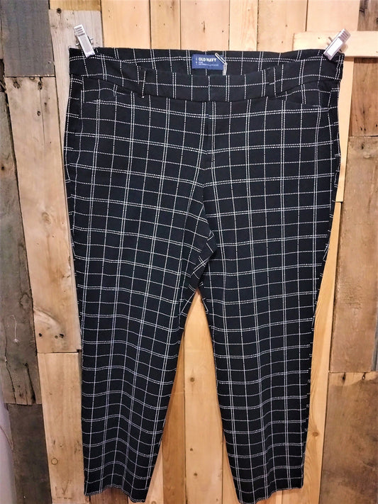 Old Navy Women's Pixie Pants White Dash Size 16 Regular