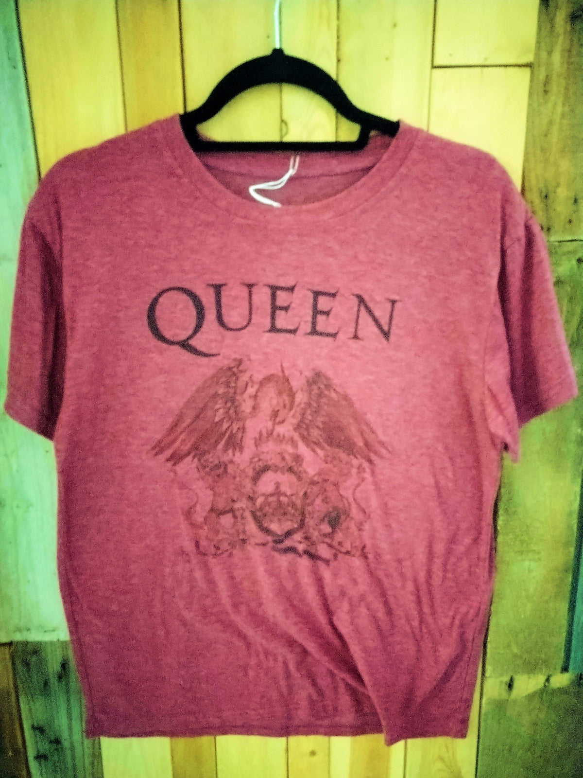 Queen Official Merch- Label Faded- T Shirt Size Medium