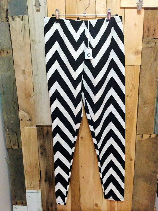 Self Esteem Leggings Women's Size Medium