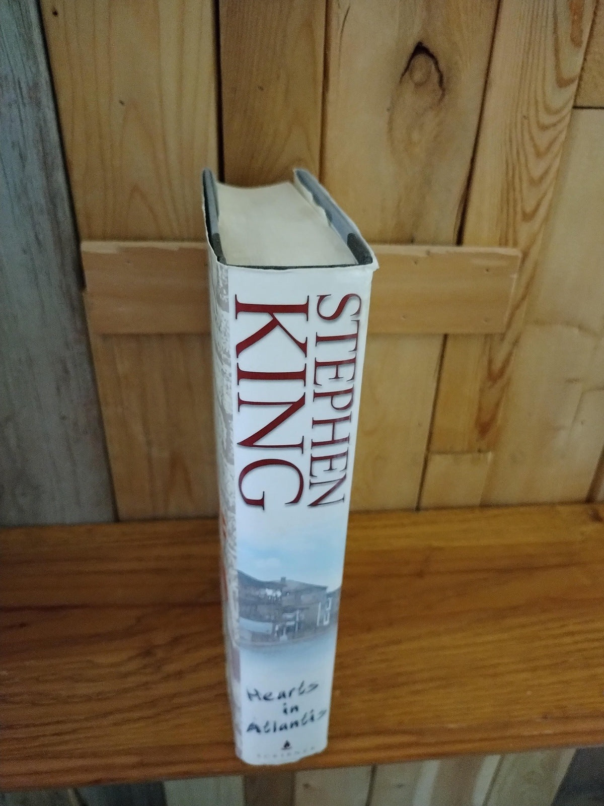 Stephen King Hearts in Atlantis Hardcover First Edition Good Condition Light Wear 13421HC