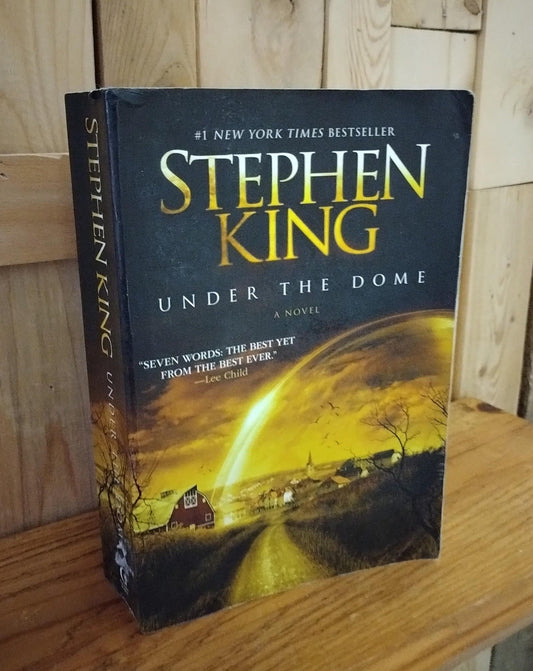 Stephen King Under the Dome Paper Back Good Condition Light Wear 26124PB