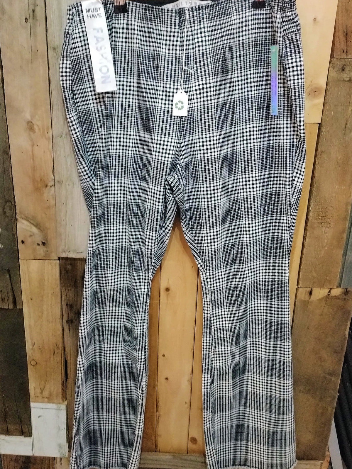 Tinseltown Women's Plaid Pants Size 16W New with Tags
