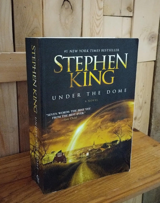 Stephen King Under the Dome Paper Back Good Condition Light Wear 34321PB