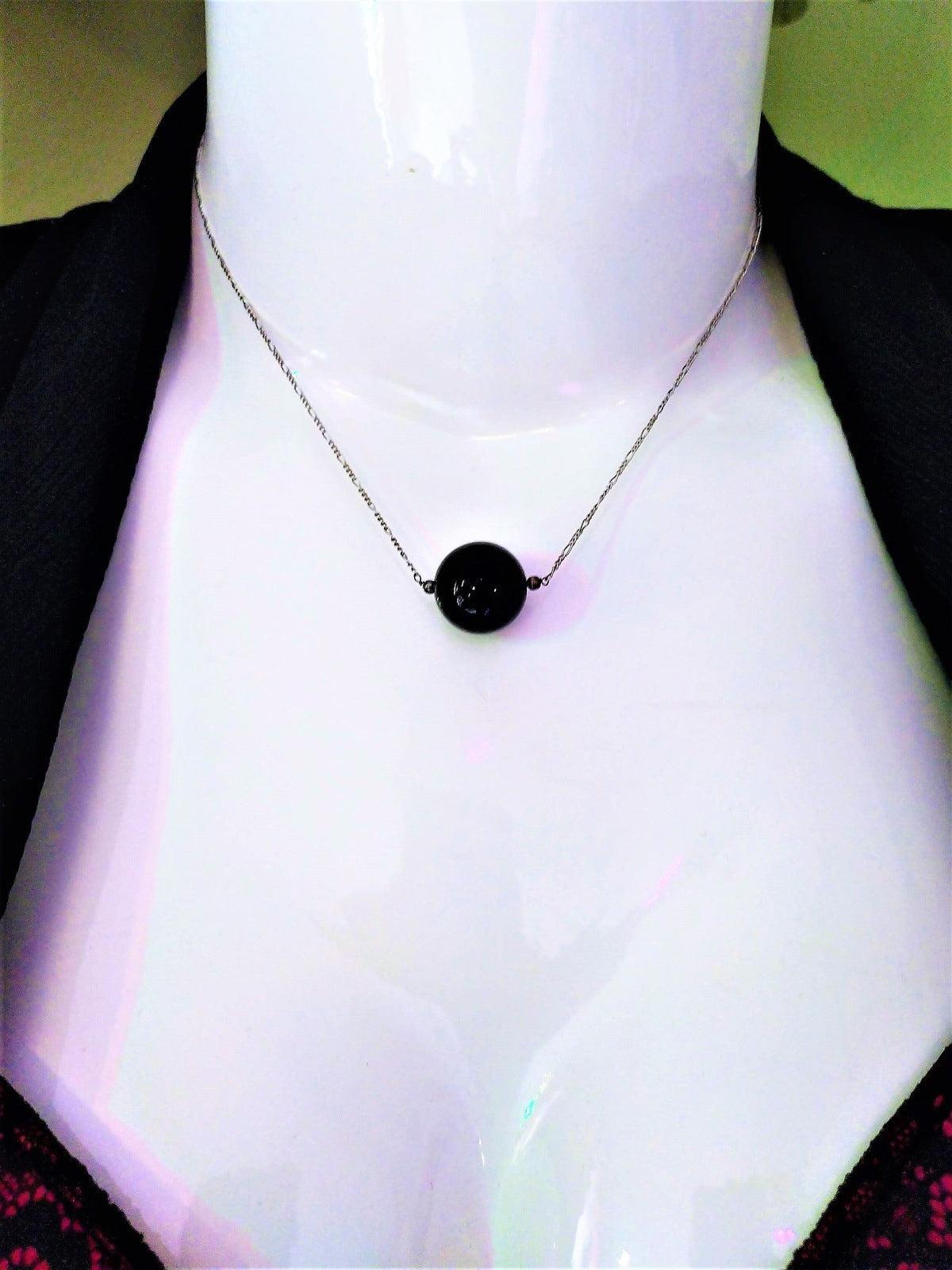 Black Round Pendant Necklace