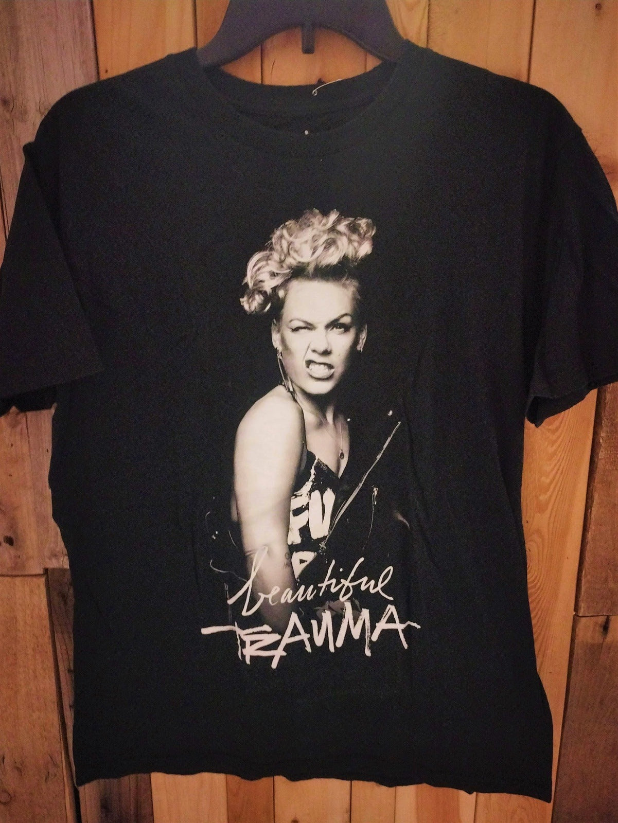 Pink Official Merchandise "Beautiful Trauma World Tour" Women's T Shirt Size Large 735751WH