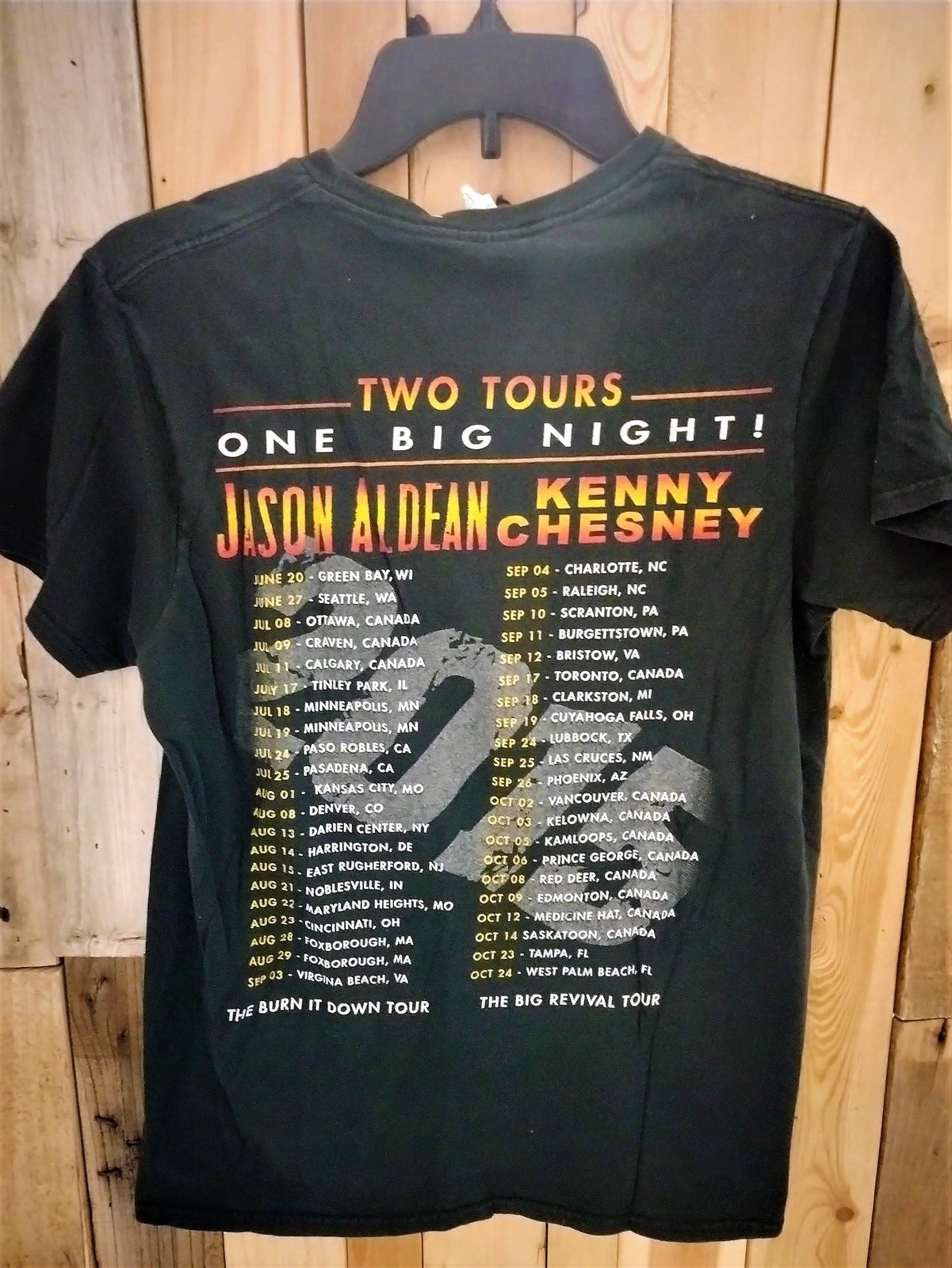 Kenny Chesney and Jason Aldean 2015 "Two Tours One Big Night" Women's T Shirt Size Medium 375724WH