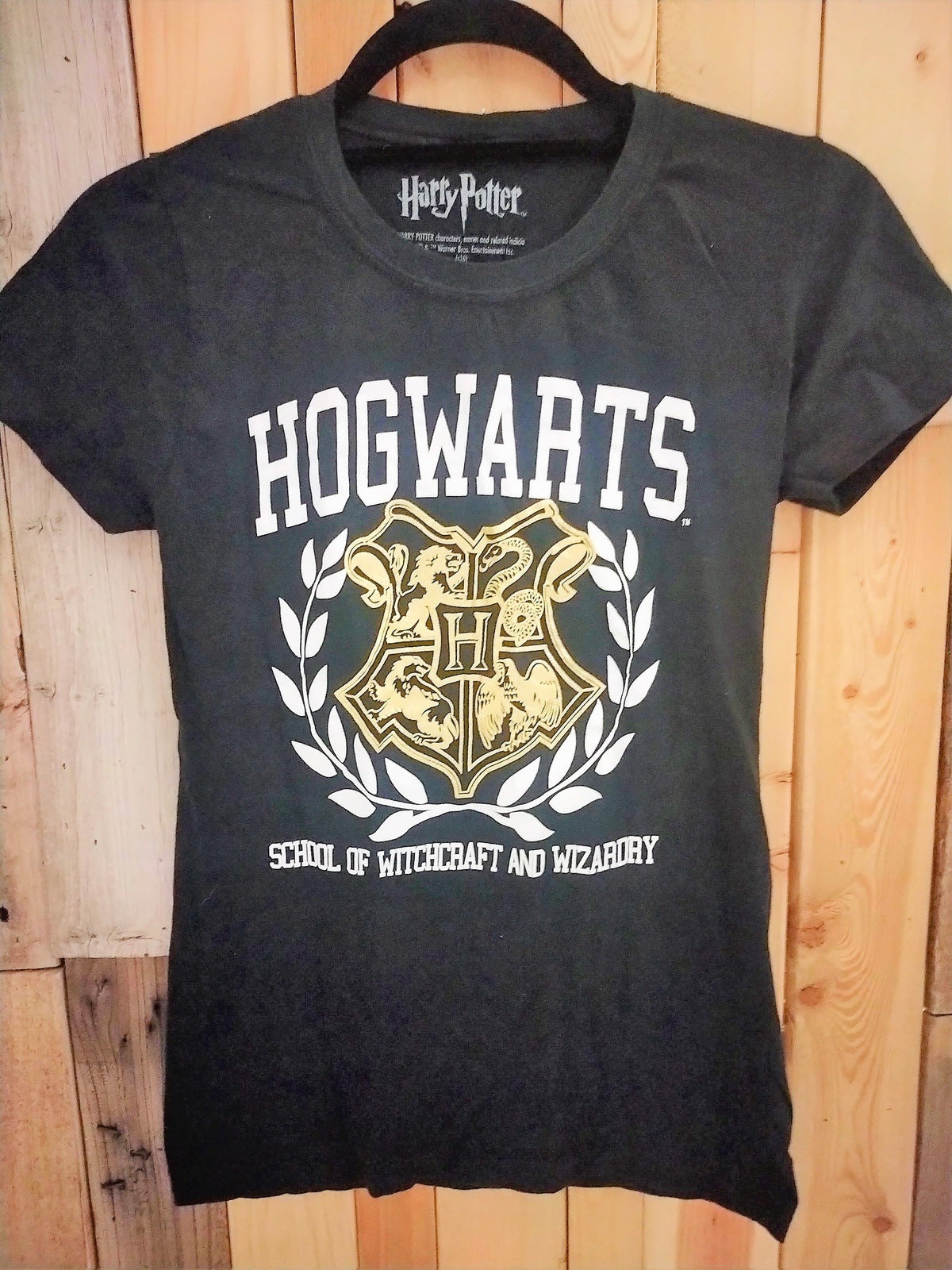 Hogwarts Harry Potter Official Merchandise Junior Size Medium T Shirt 215214