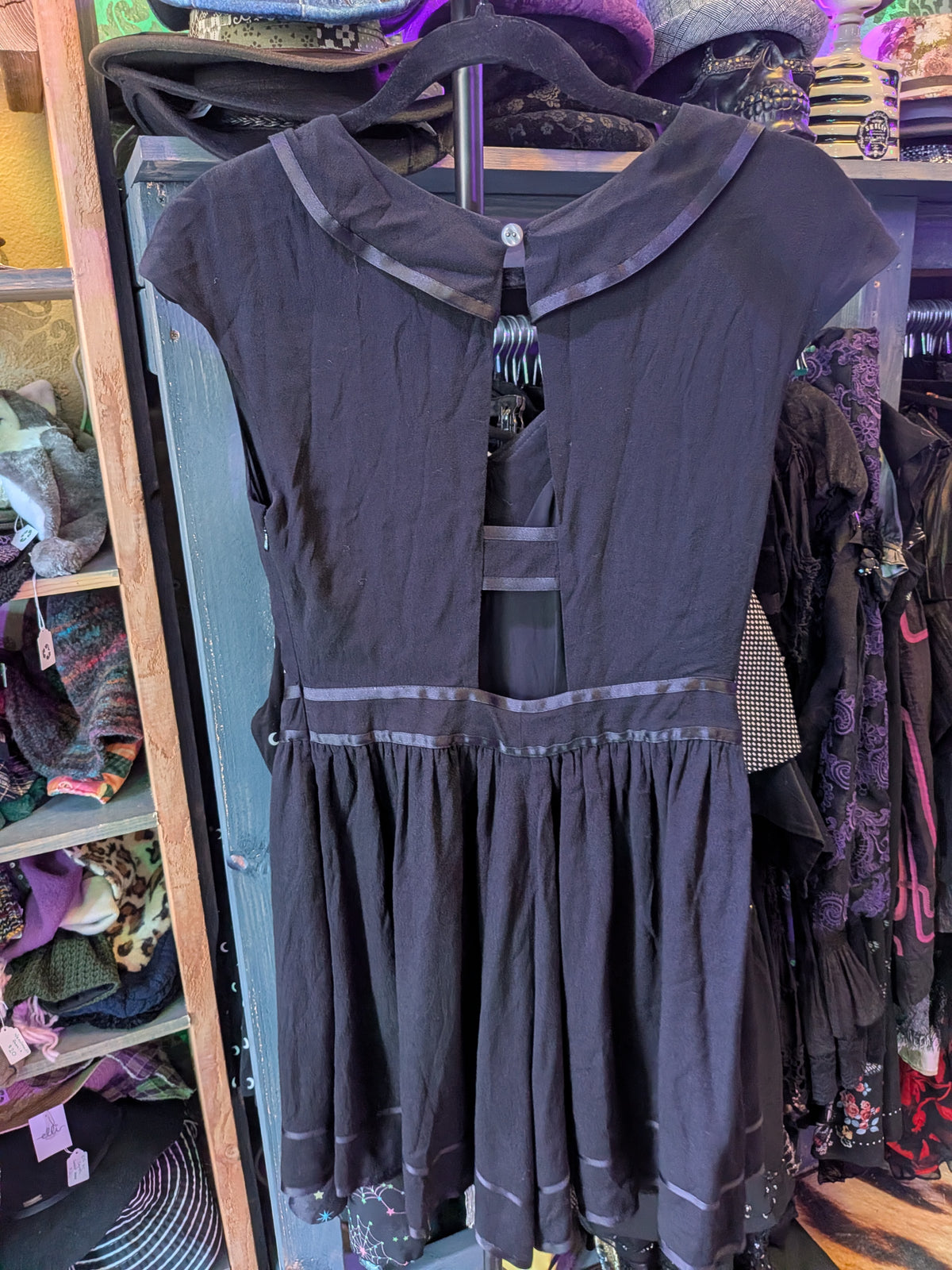 Elevenses Size 4 Black Romper