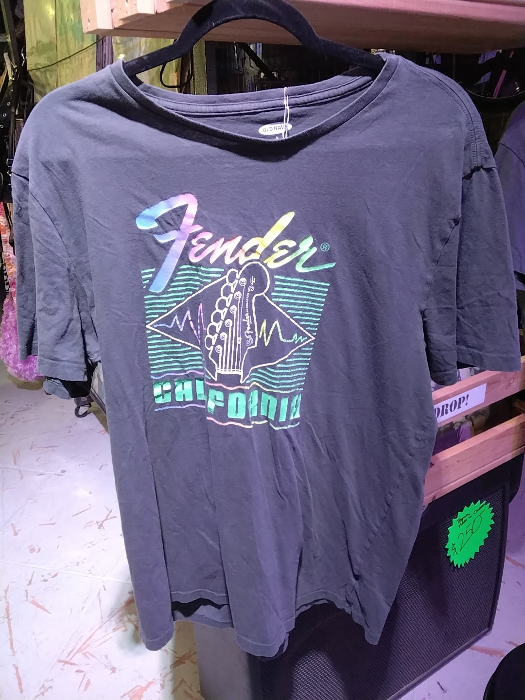 Fender California old navy tshirt