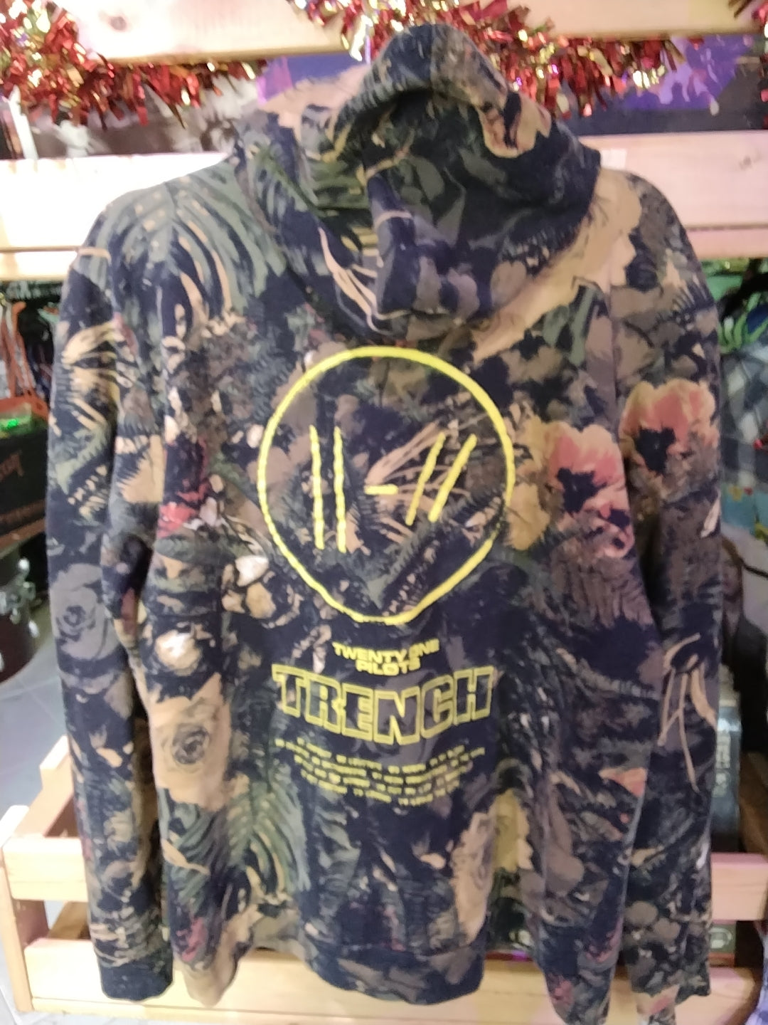 21 Pilots Camo Hoodie large