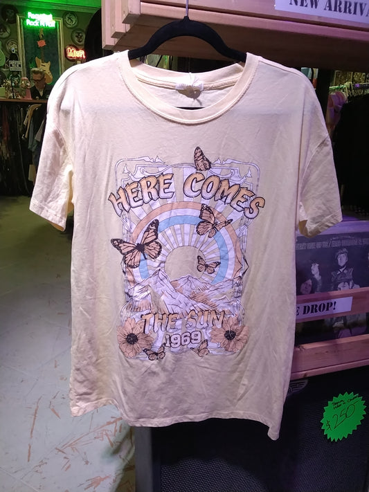 Ultra flirt "here comes the sun" 1965 tshirt