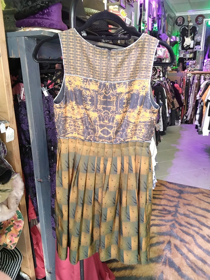 RARE Launch By Susan Young SZ4 Pleated Dress Size 4