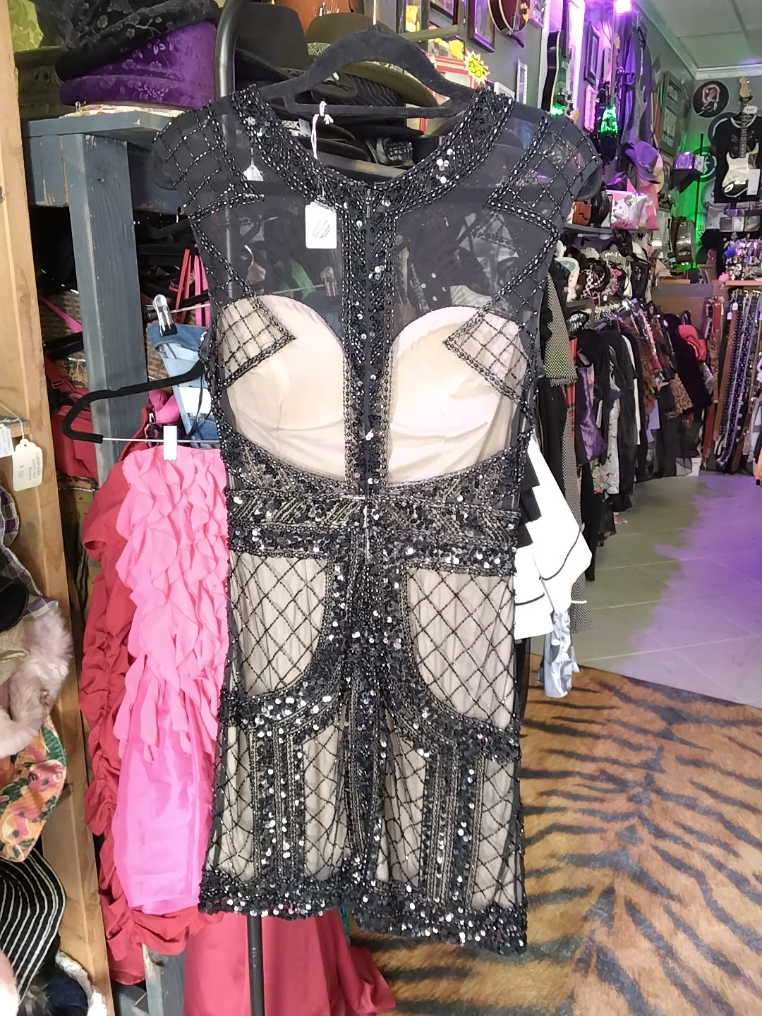LARA Black Mesh Beaded & Sequin Dress Sie 4
