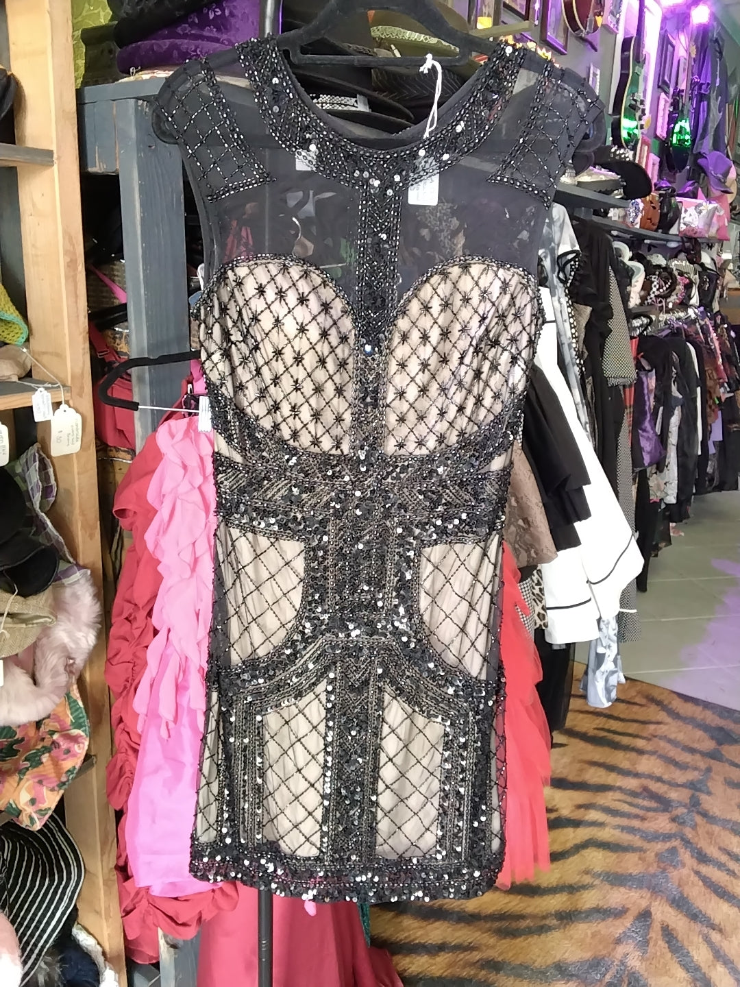LARA Black Mesh Beaded & Sequin Dress Sie 4
