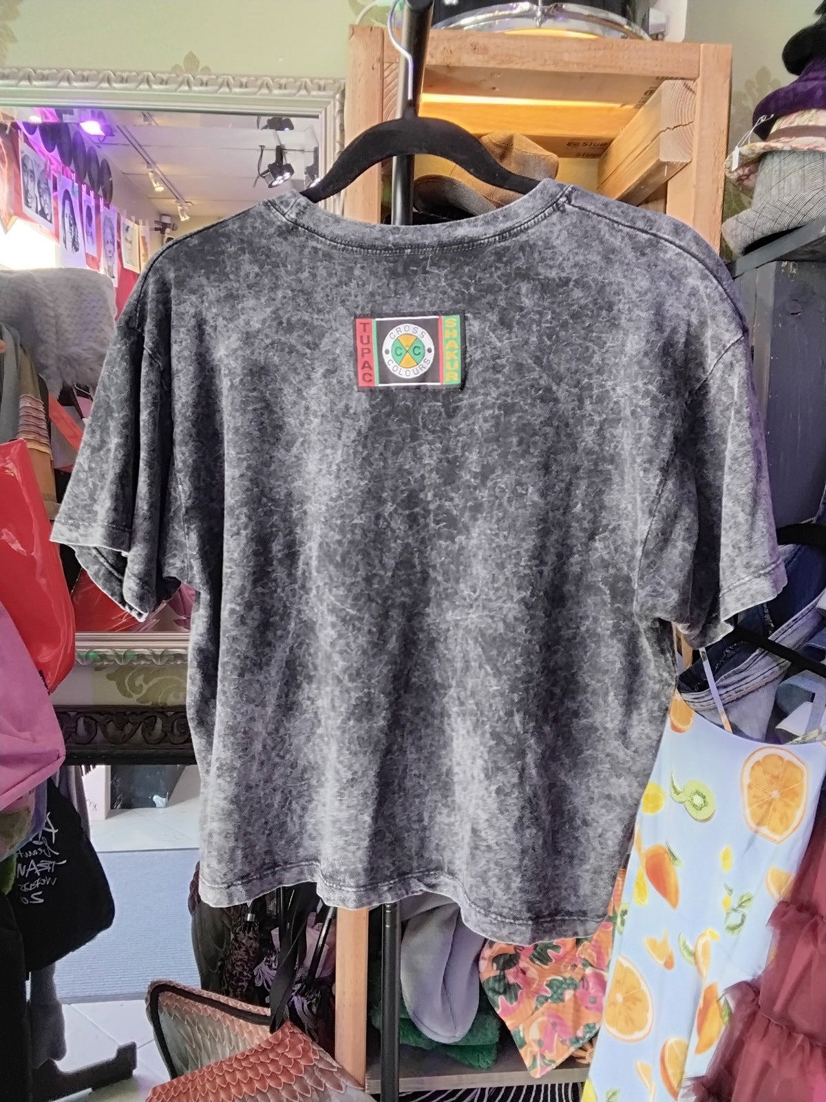 Cross Colours Tupac Shakur Graphi Cropped Band T-Shirt Black M
