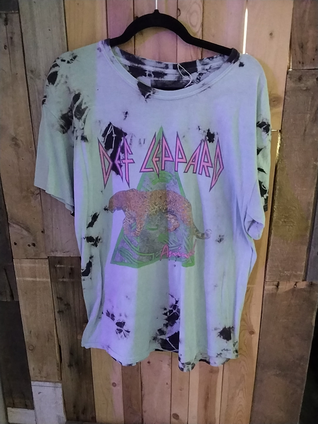 Def Leppard Tyedye T-shirt Size Medium/Large