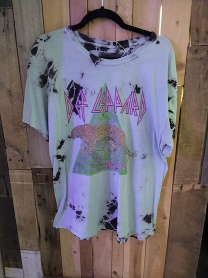 Def Leppard Tyedye T-shirt Size Medium/Large