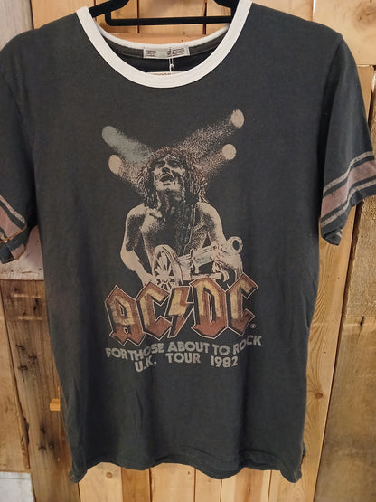 Trunk Limited ACDC For Those About to Rock 1 of 200 Worldwide T-Shirt Size Medium