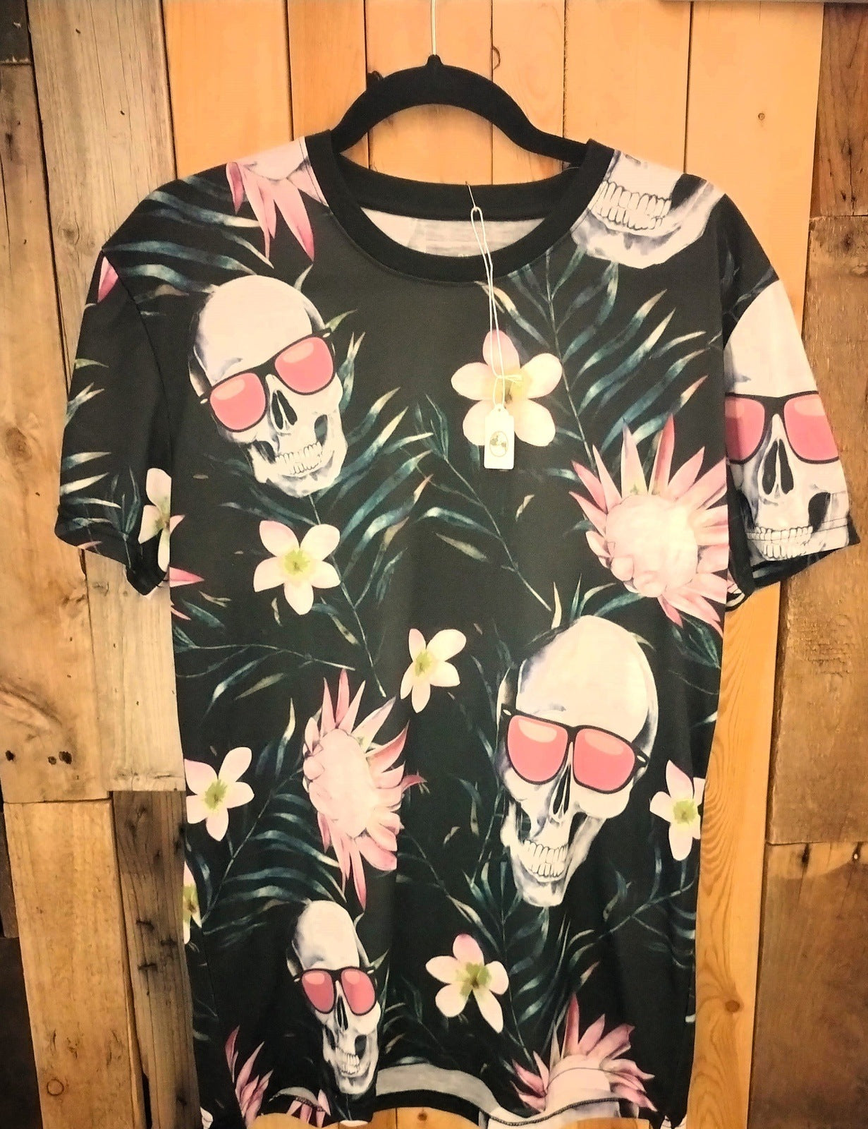 Rue 21 Skulls and Flowers T Shirt Size Medium New with Tags