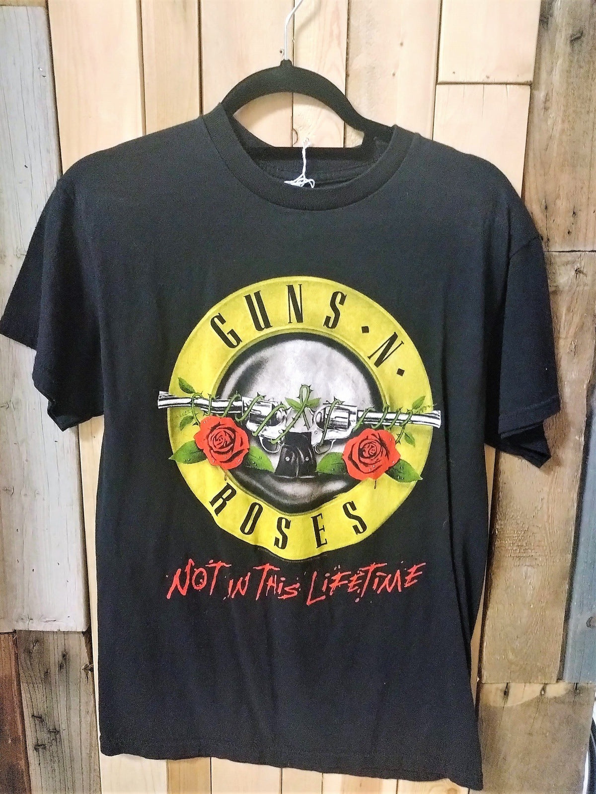 Guns N Roses Not in this Lifetime Tee Shirt Size Medium
