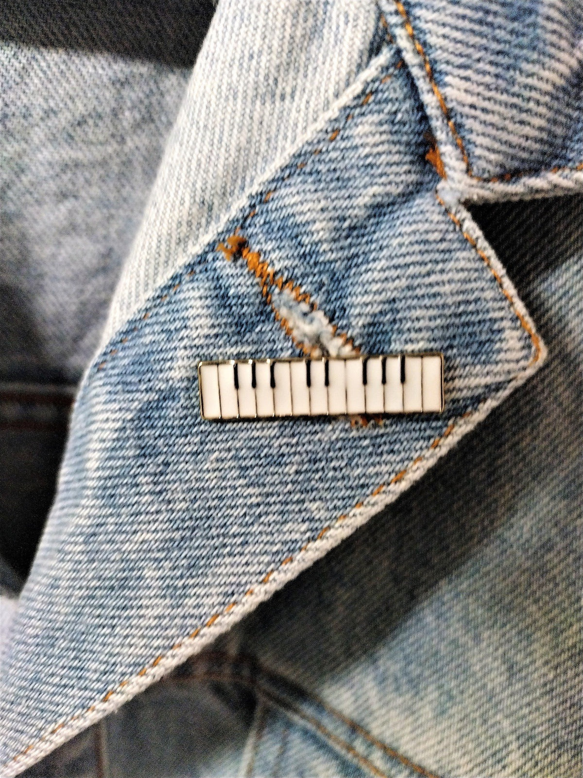 Piano Keys Pin